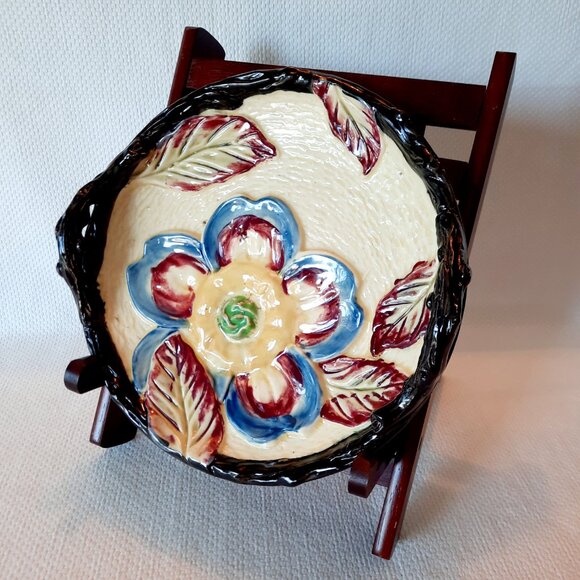 Japanese Majolica Double Handled Dish/Bowl, 9" - Picture 2 of 5